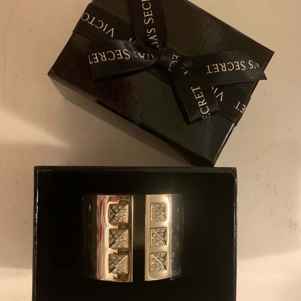 Victoria’s Secret bracelet